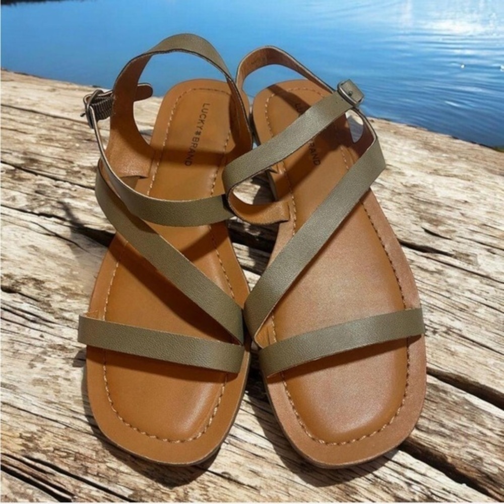 EUC Lucky‎ Brand Brushed Gold Leather Sandals Flats Size 8